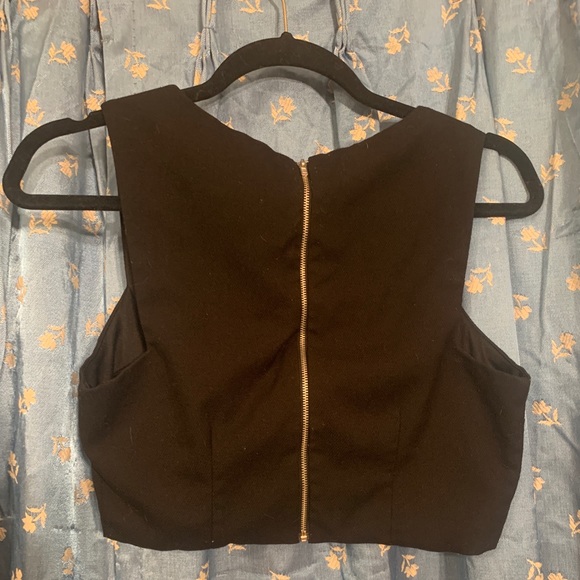 F21 Black Crop V Neck Top ZIP Back - Picture 6 of 11